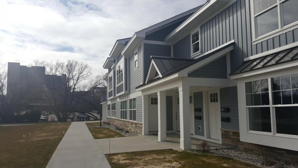 Modern And Pristine Condo -By The Gt Commons Traverse City Eksteriør bilde
